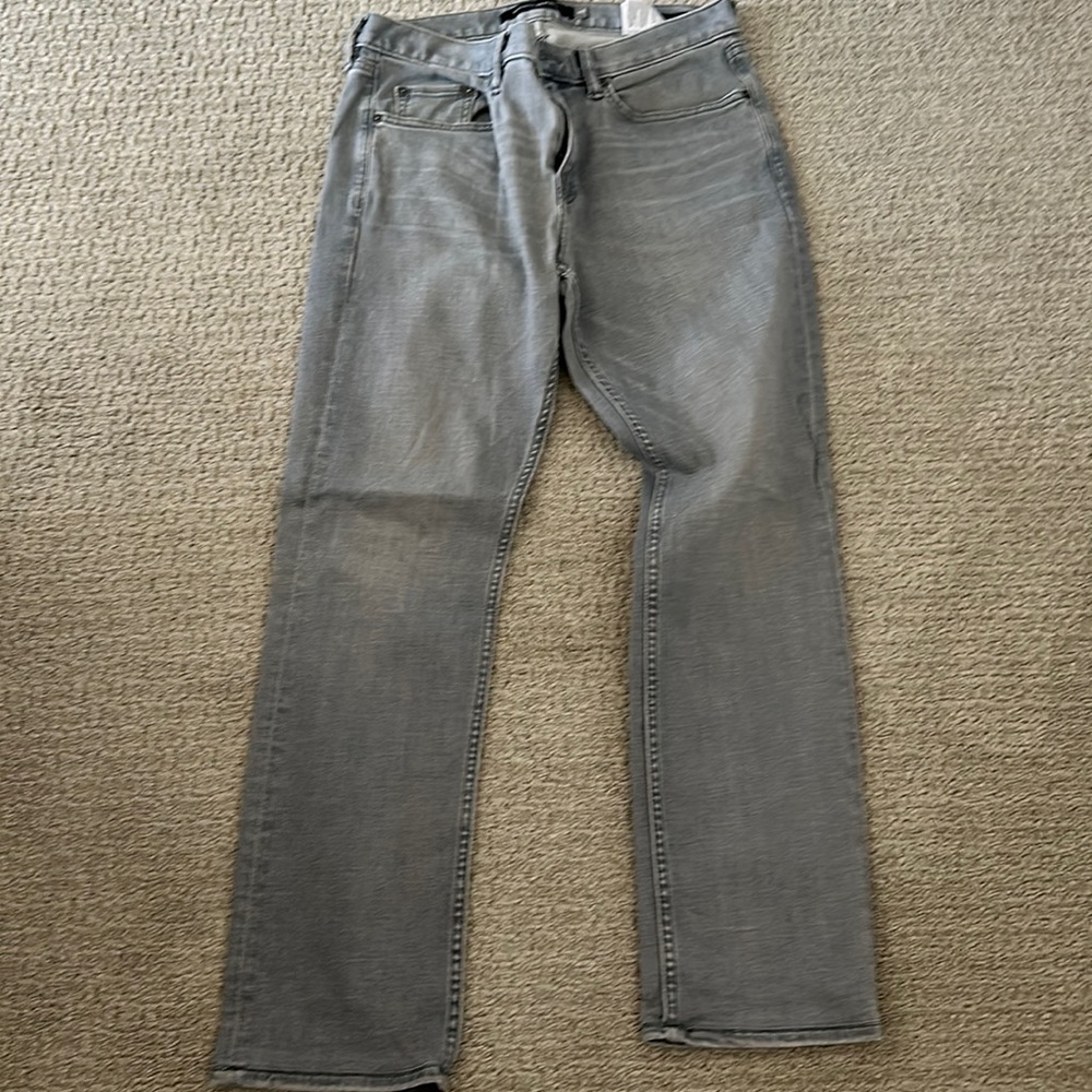 Banana republic grey jeans.. like brand new. Super comfy stretch material